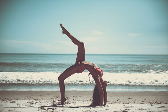 13 Erstaunliche gesundheitliche Vorteile von Yoga