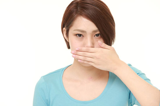 Wie behandelt man Mundgeruch 13 Hausmittel sagen Ihnen