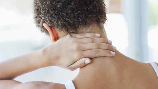 Klumpen auf dem Nacken häufige Ursachen und Behandlung