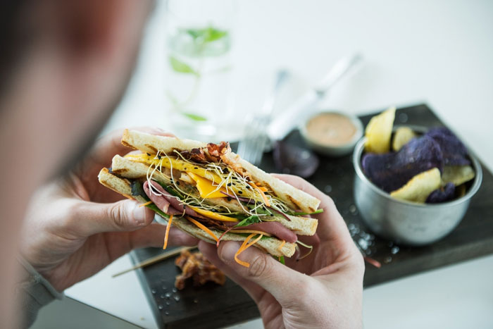 Warum sollten Sie weniger Kohlenhydrate essen wollen