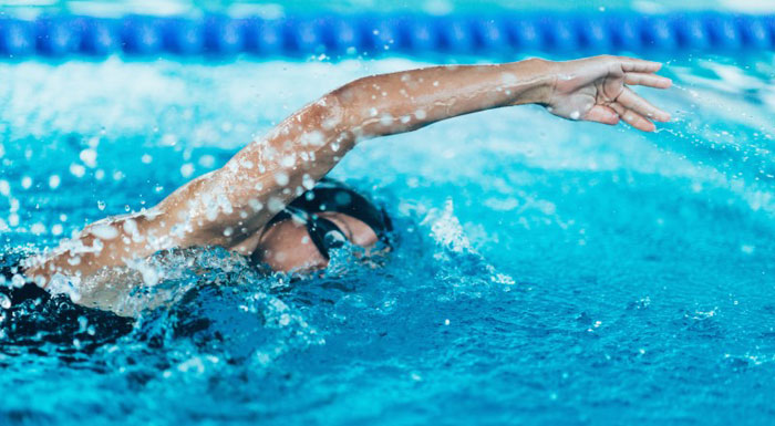 Die 12 wichtigsten Effekte des Schwimmens! (+Sicherheit und Risiken)