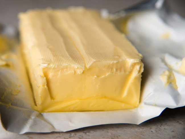 Ist Butter ein Milchprodukt und enthält sie Laktose