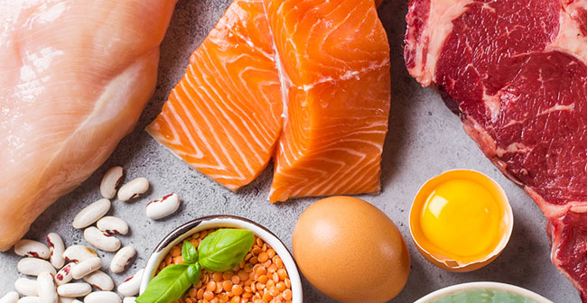 Top 13 mageres Protein Lebensmittel, die Sie essen sollten