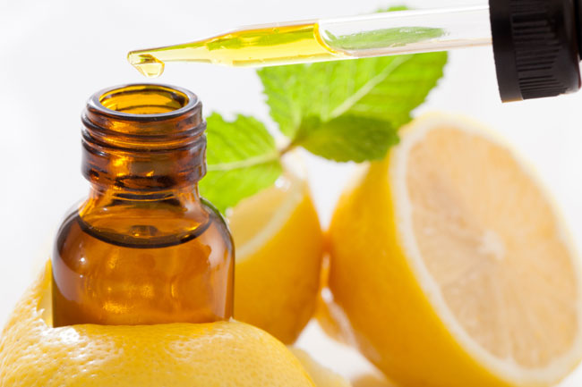Ätherisches Zitronenöl Vorteile, Nebenwirkungen, Anwendung und mehr